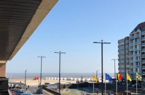 Luxueus nieuw zonnig hoekappartement SEAVIEW Heldenplein - ruime garagebox - 2 fietsen